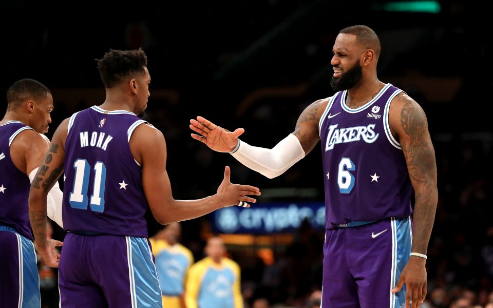 Само ден след 37-мия си рожден ден ЛеБрон Джеймс вкара