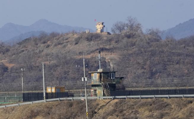 Необичайно бягство на човек от Южна в Северна Корея