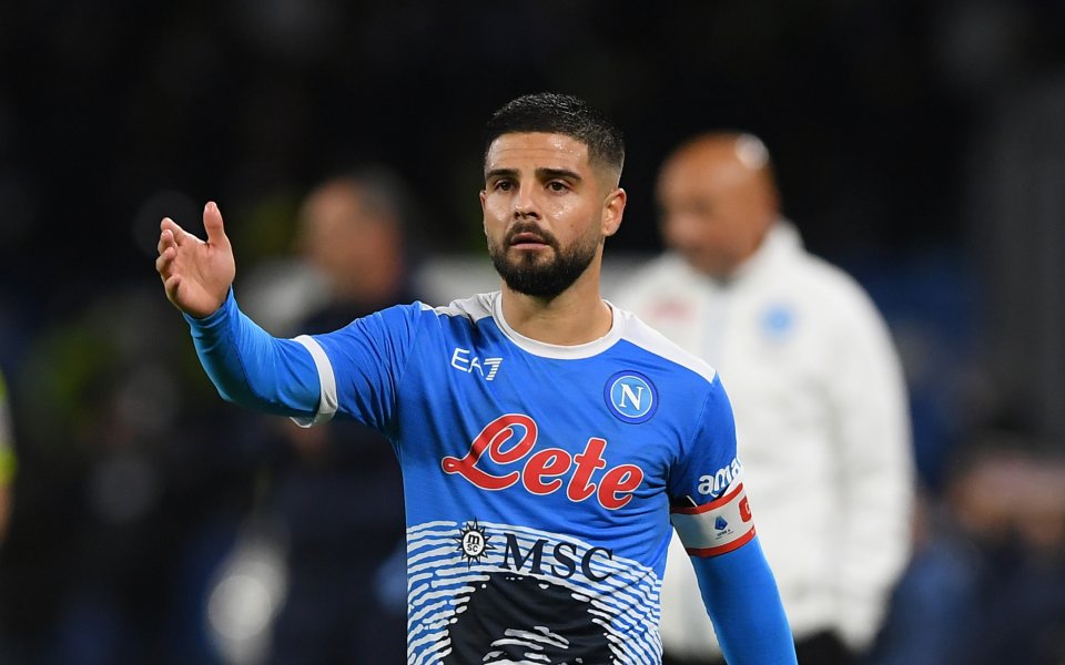 Нападателят на Наполи Лоренцо Инсиние ще продължи кариерата си в