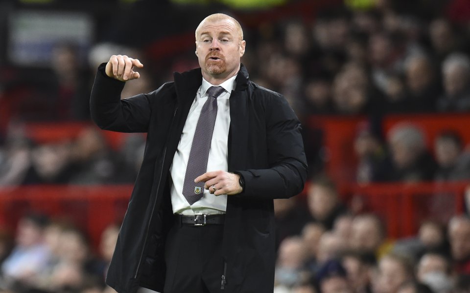 Наставникът на Бънрли Шон Дайш също е дал положителен тест