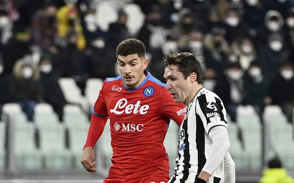Отборите на Наполи и Ювентус се изправят в ожесточен сблъсък