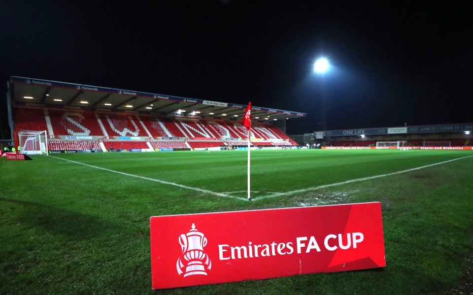 Суиндън Таун и Манчестър Сити се изправят един срещу друг