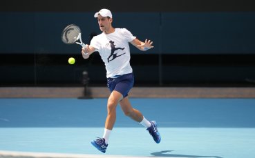 Австралийските власти смятат присъствието на тенисиста Новак Джокович в страната