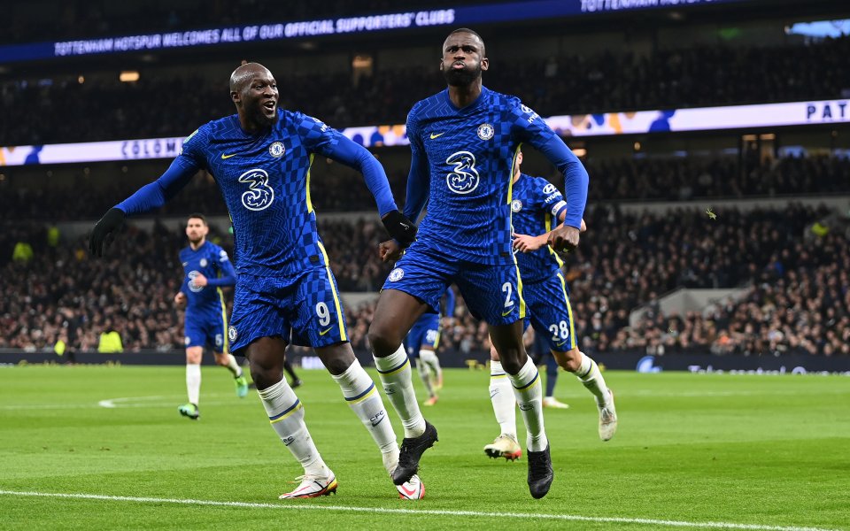 Челси е отправил оферта към Барселона за Френки де Йонг