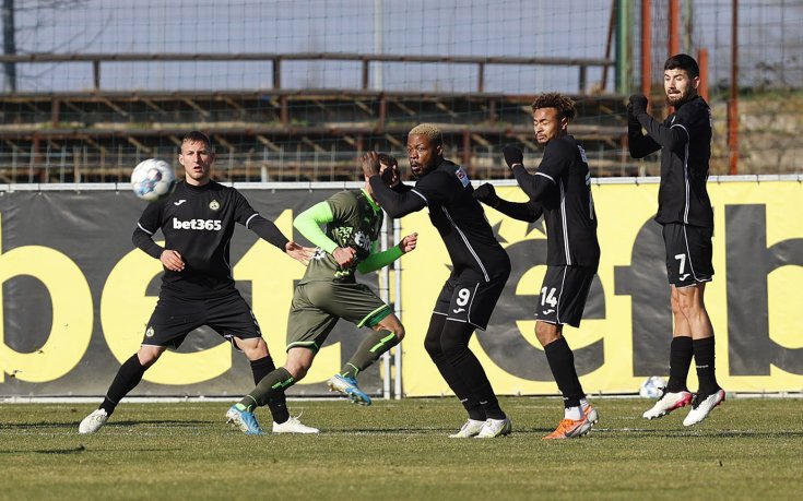 Славия започна със загуба на турска земя