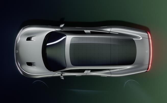 Mercedes-Benz ще предлага соларни покрива за електромобилите си от 2024 г.