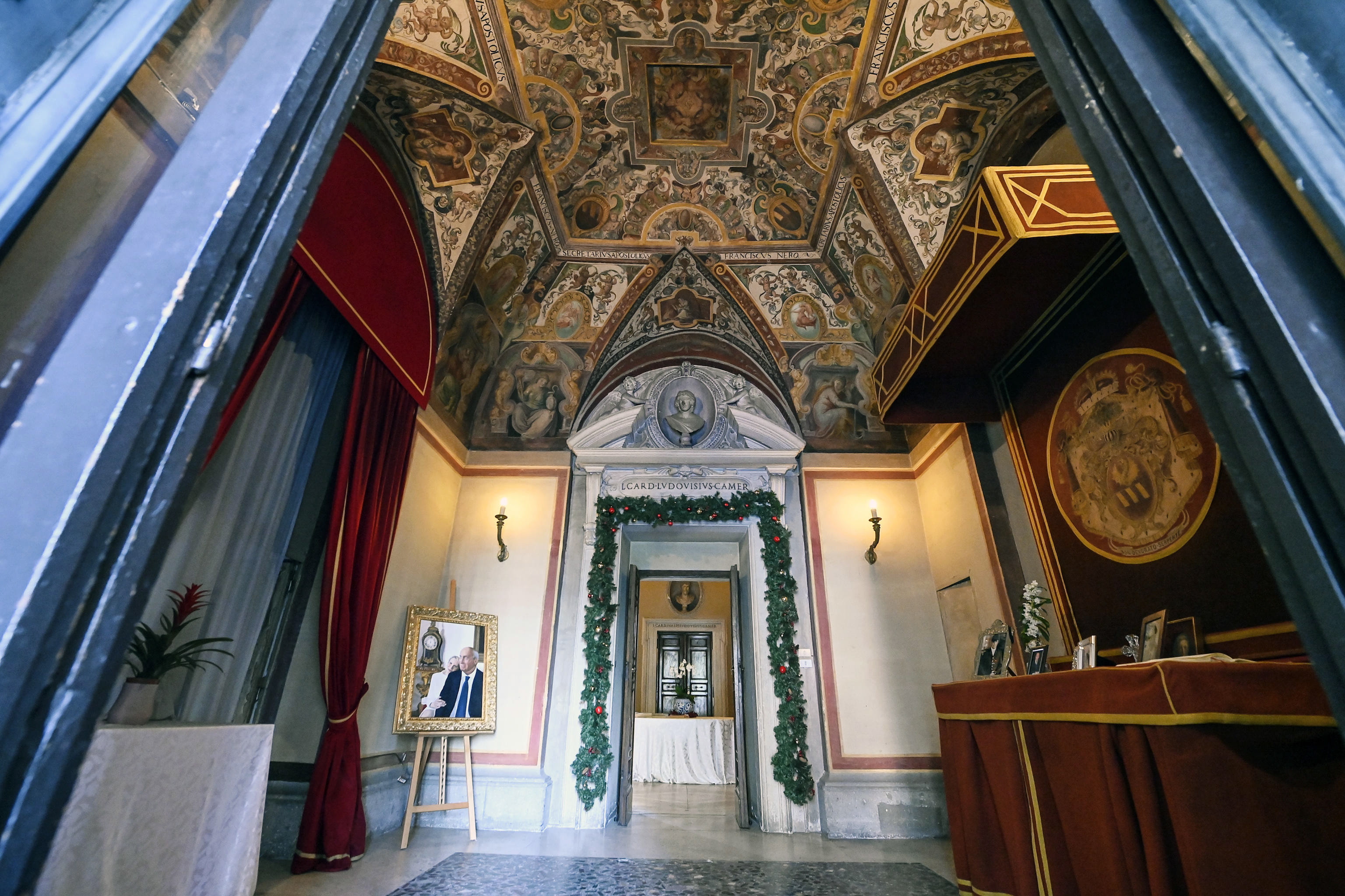 <p>Вилата &quot;Аврора&quot; в Рим, която е с единствения известен таван, изписан от Караваджо, не получи исканата цена и ще бъде предложена отново на търг</p>