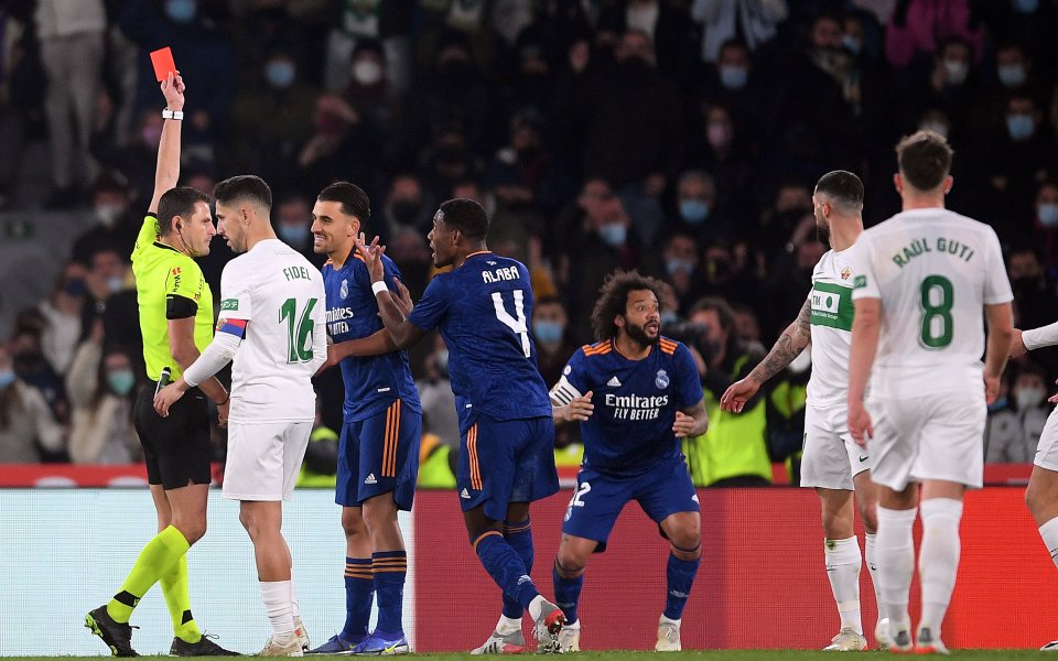 Защитникът на Реал Мадрид Марсело получи червен картон в мача