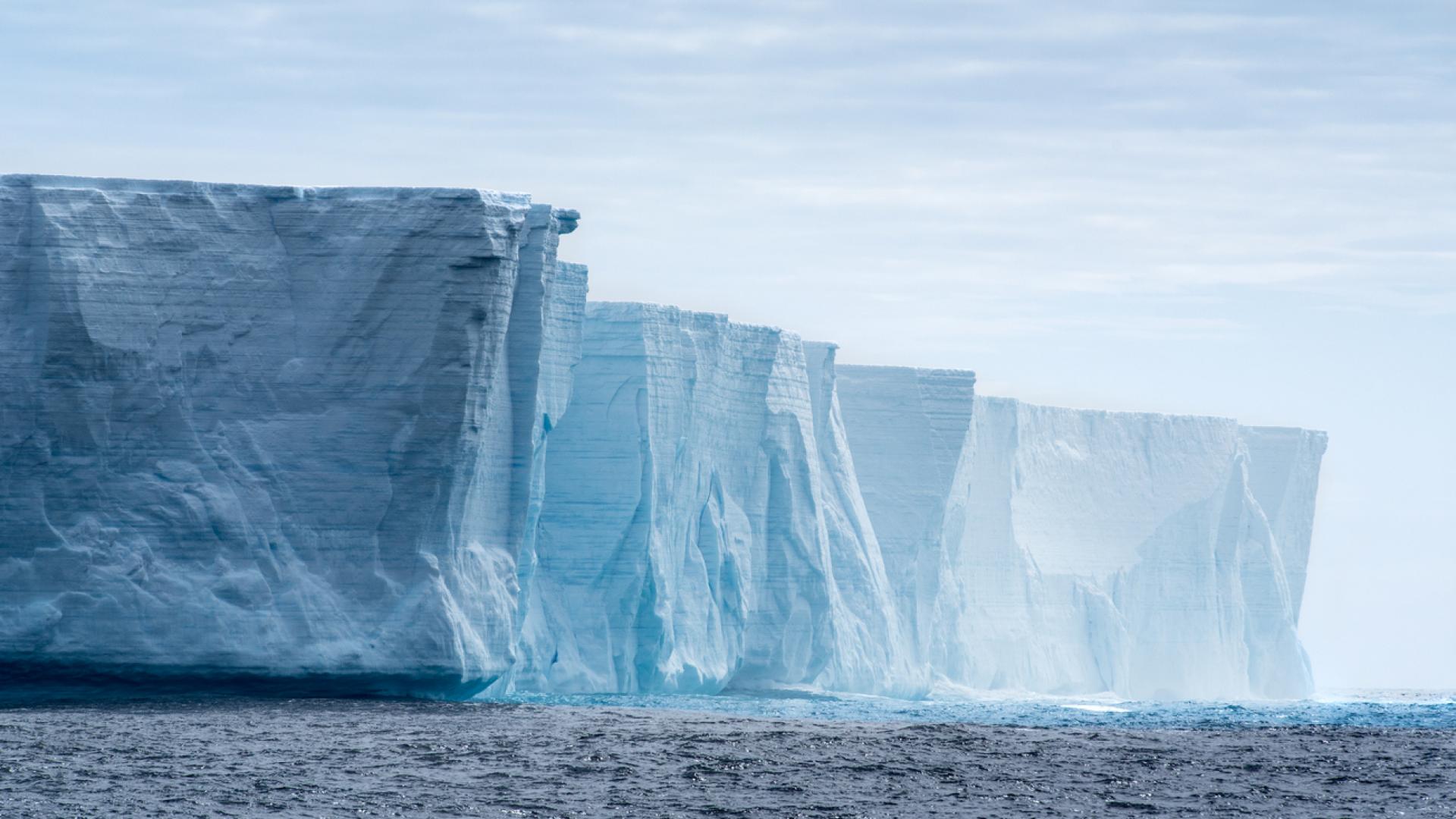 Айсберг, голям колкото Лондон, се откъсна от Антарктика
