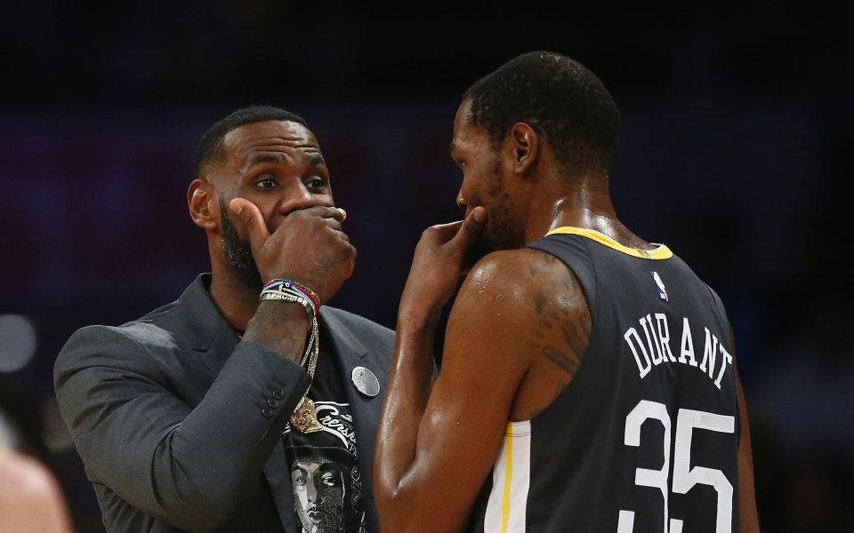 ЛеБрон Джеймс от Лос Анджелис Лейкърс и Кевин Дюрант от
