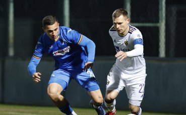 Отборът на Левски играе при резултат 1 0 срещу словенския вицешампион