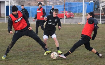 Локомотив Пловдив продължава с усилените тренировки на лагера в Сандански