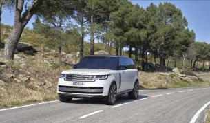 <p>Лукс и впечатляващи параметри от Range Rover PHEV и SV</p>