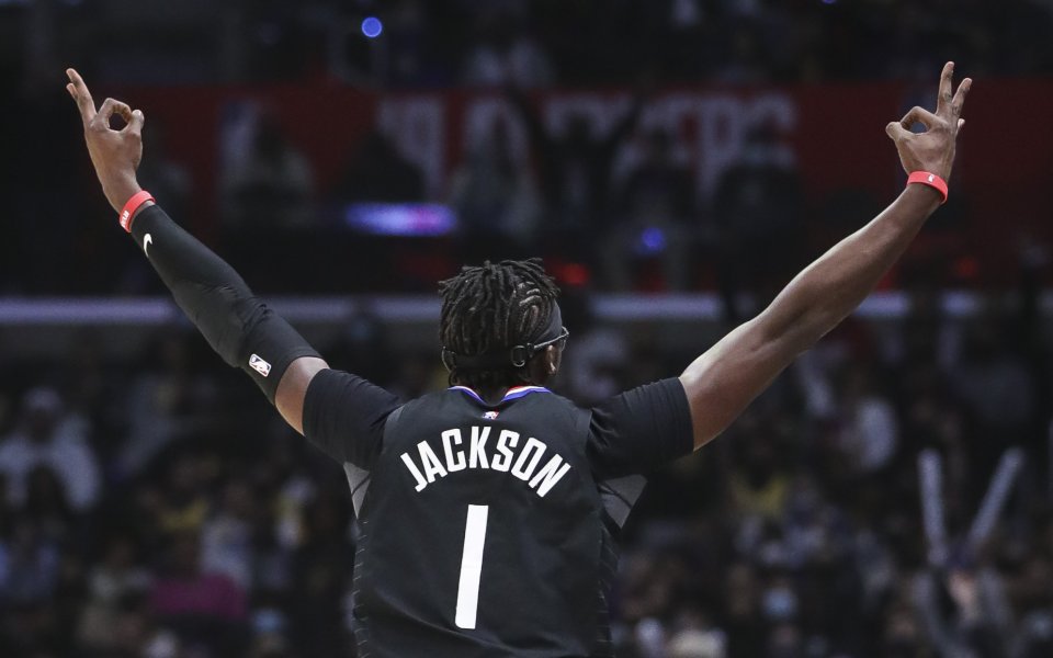 Лос Анджелис Клипърс постигна драматична победа със 111:110 над градския