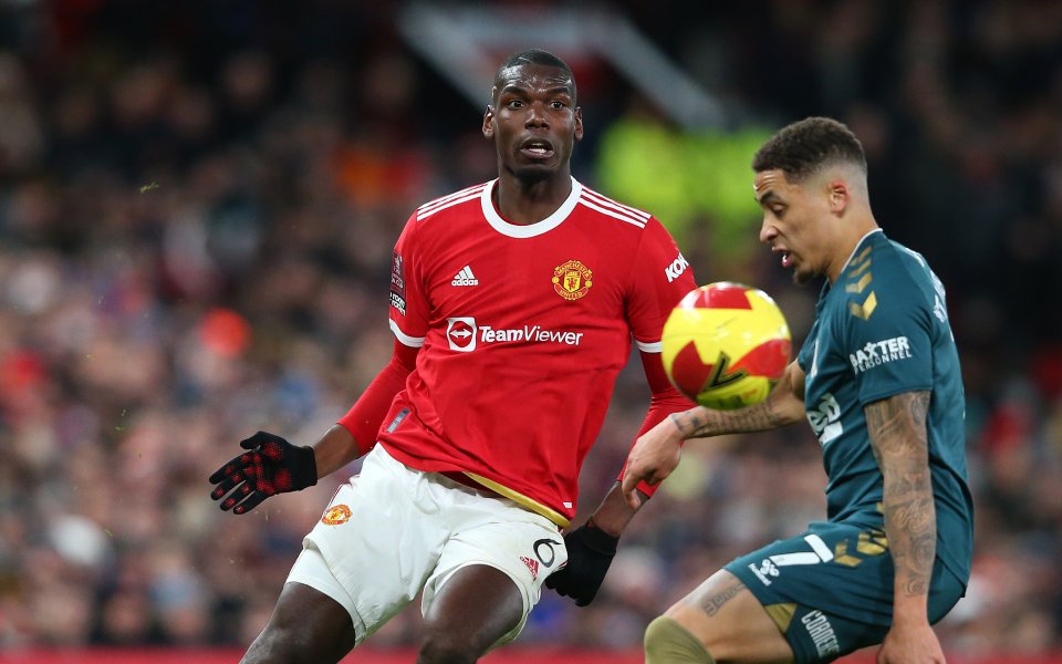 CORRECTION: is on 's bench this evening in place of