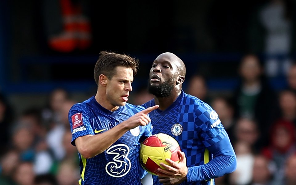 Общо 23 играчи на Челси потеглиха към Абу Даби, като