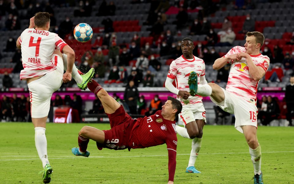 Байерн Мюнхен и РБ Лайпциг играят при 3:2 в дербито
