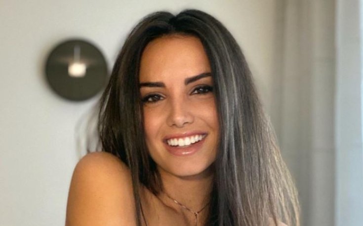 Новата сексбомба на италианската журналистика пленява мъжките сърца
