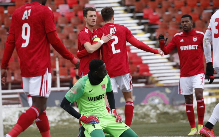 ЦСКА с пирова победа над Царско село, важен играч напусна с линейка