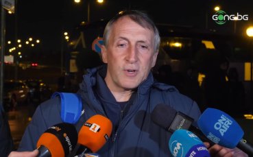 Помощник треньорът на Левски Цанко Цветанов говори при завръщането на