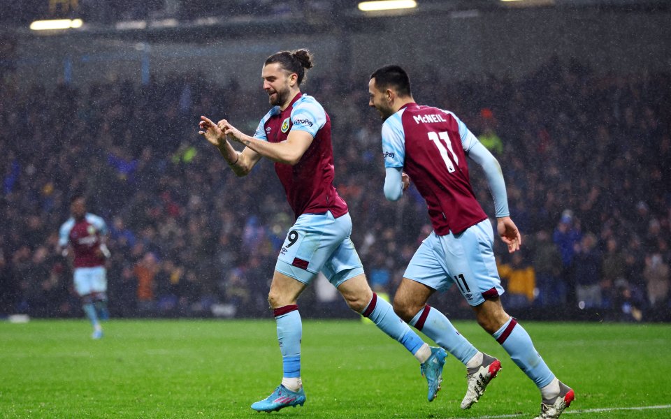 Отборите на Бърнли и Манчестър Юнайтед играят при в двубой