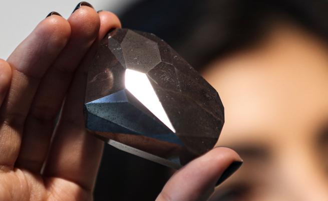 Продадоха „Енигма“ - извънземен диамант, по-стар от динозаврите