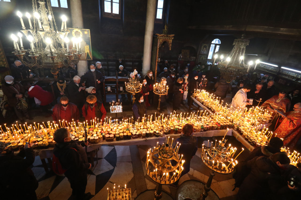 <p>На 10 февруари Българската православна църква почита паметта на Св. Харалампий Чудотворец</p>