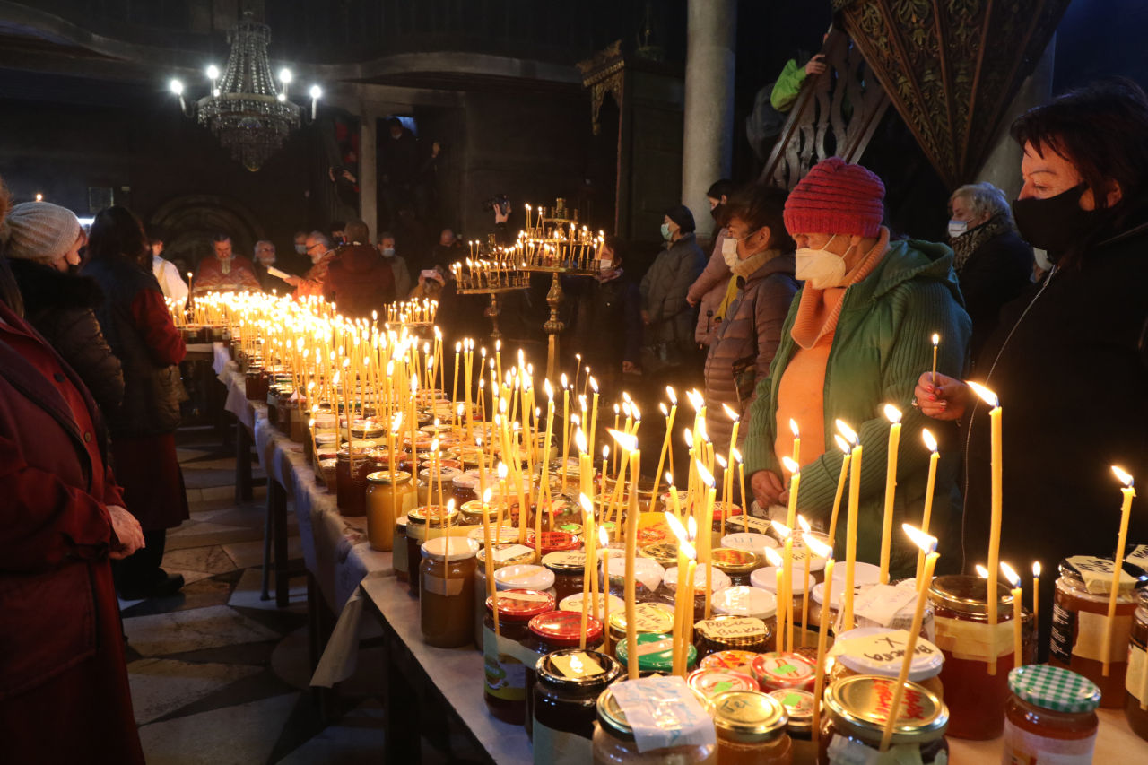 <p>На 10 февруари Българската православна църква почита паметта на Св. Харалампий Чудотворец</p>