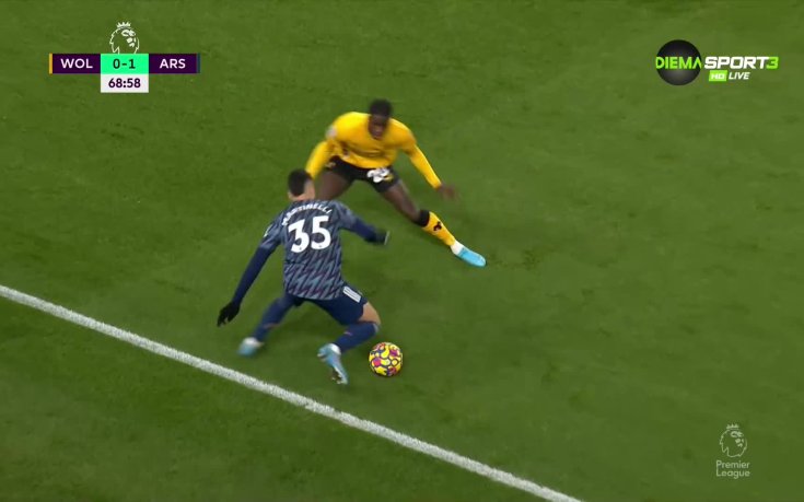 Мартинели бе изгонен след два експресни жълти картона