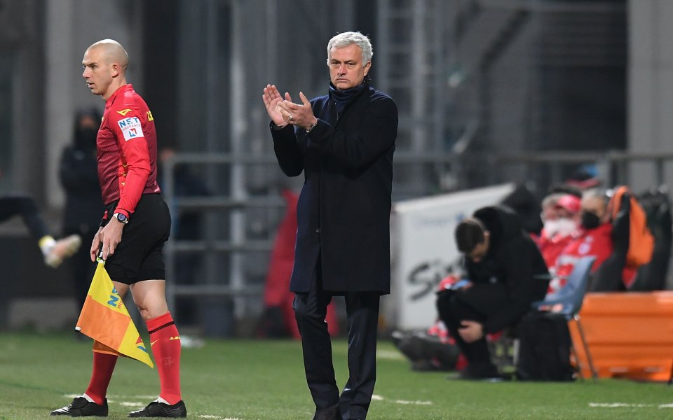 Отборът на Рома е насочил вниманието си към Сержиньо Дест