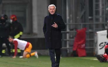 Старши треньорът Жозе Моуриньо няма да води Рома от резервната