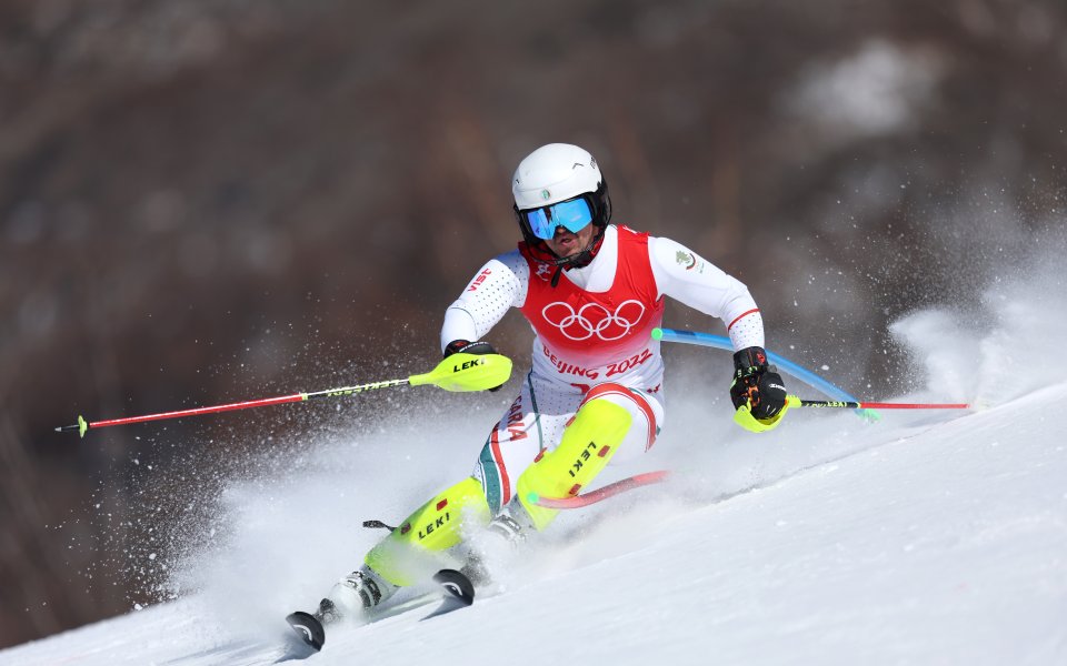 Българските представители в мъжките състезания по ски-алпийски дисциплини на Олимпийските