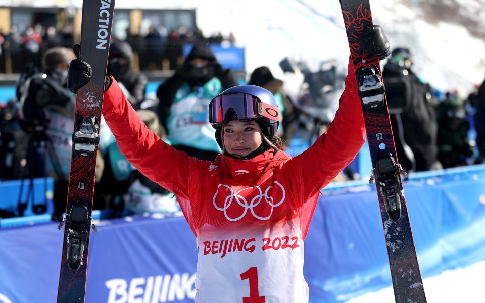 Представителката на домакините Айлин Гу спечели титлата дисциплината "халфпайп" на