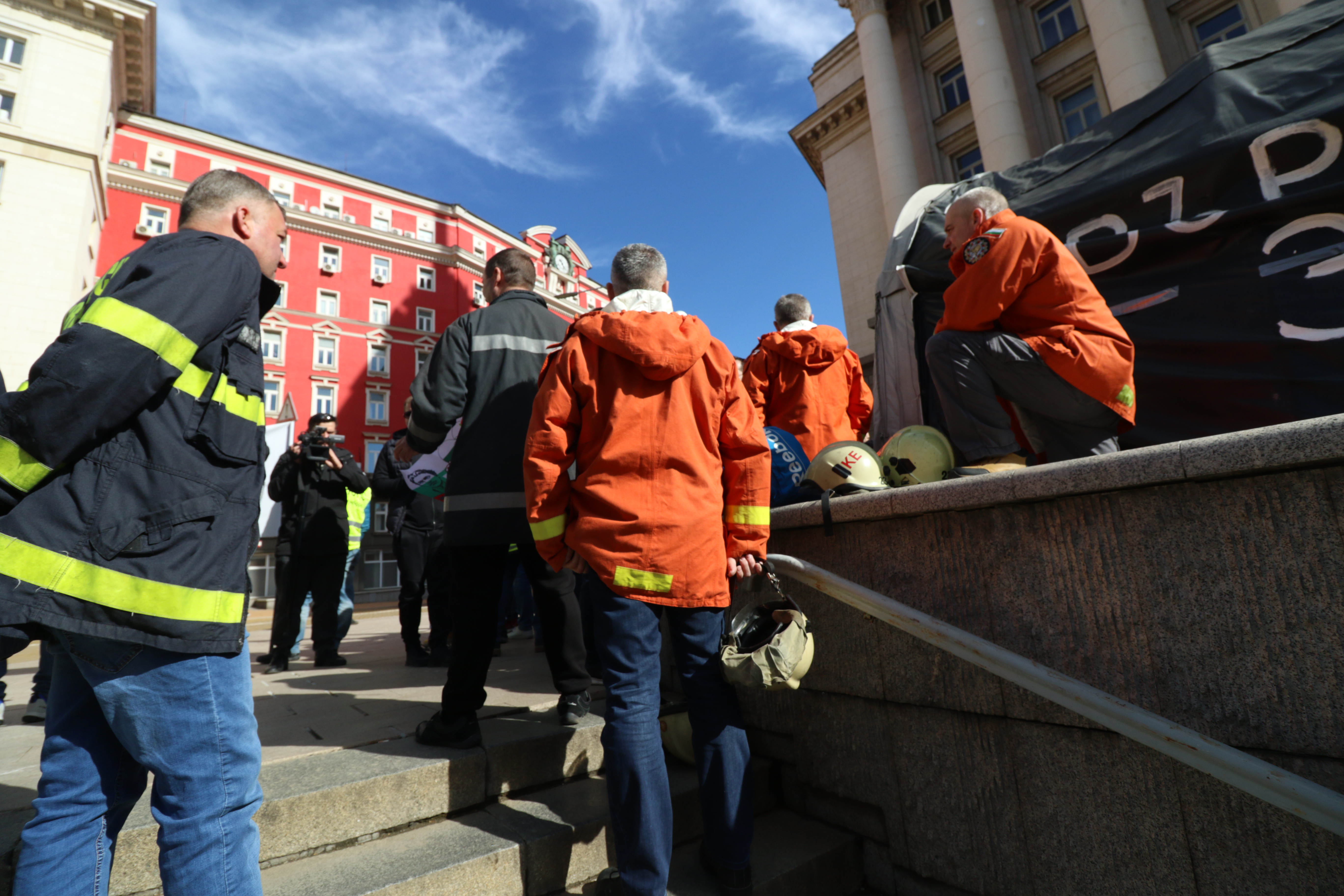 <p>Шествие на Националния синдикат на пожарникарите и спасителите &quot;Огнеборец&quot;</p>