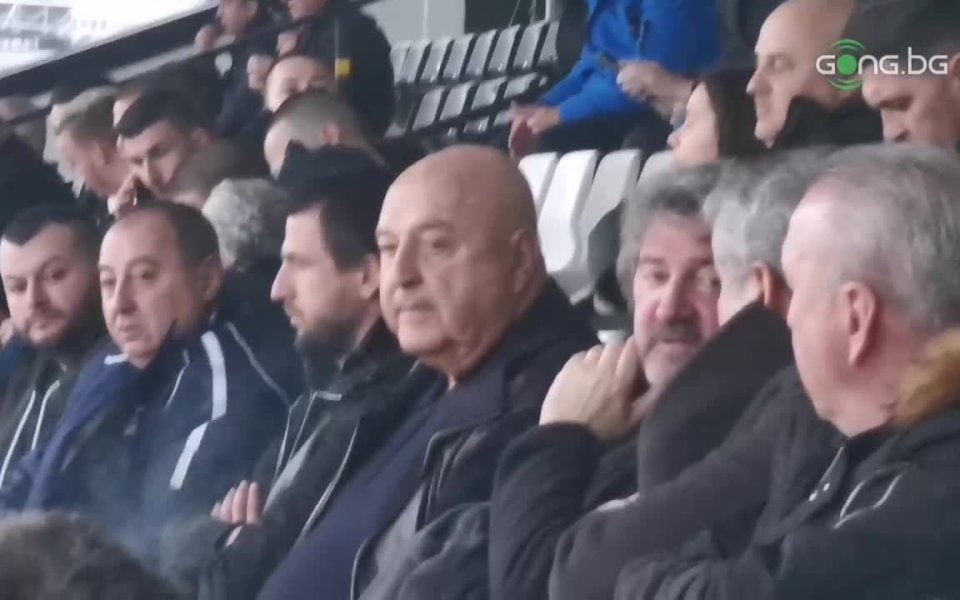 Президентът на Славия - Венцеслав Стефанов, бе в ложите на