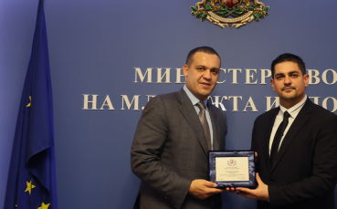 Министърът на младежта и спорта Радостин Василев се срещна с