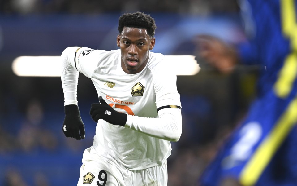 Отборите на Арсенал и Нюкасъл ще се борят за подписа