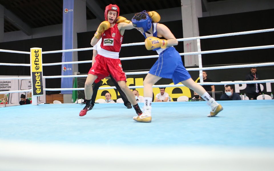 Станимира Петрова се класира за полуфиналите на турнира по бокс