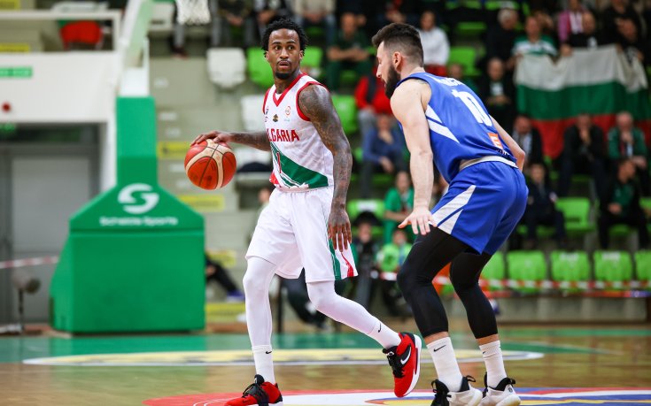 България се бори, но отстъпи при визитата на Чехия в драматичен мач