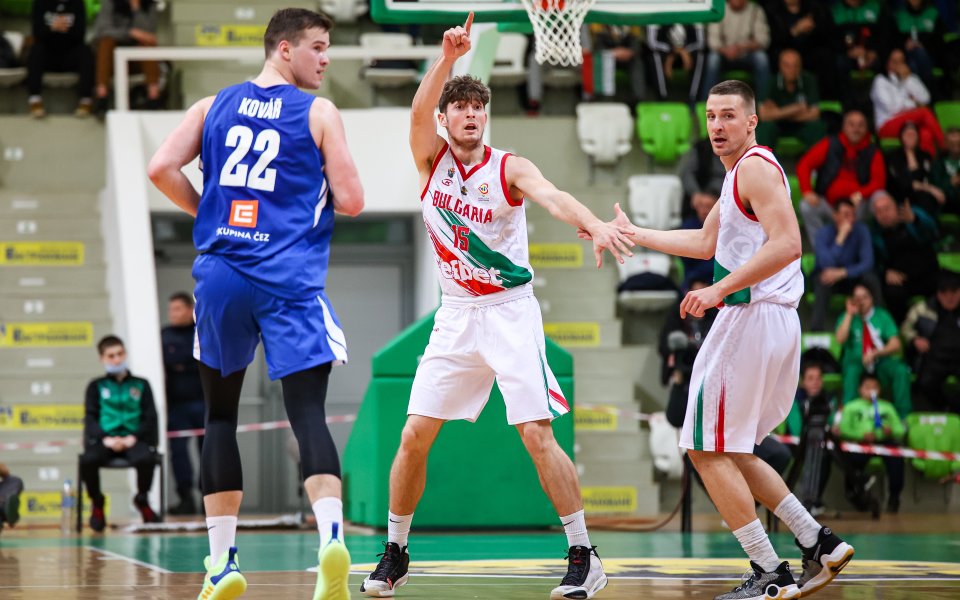 Мъжкият национален отбор на България по баскетбол победи Чехия със