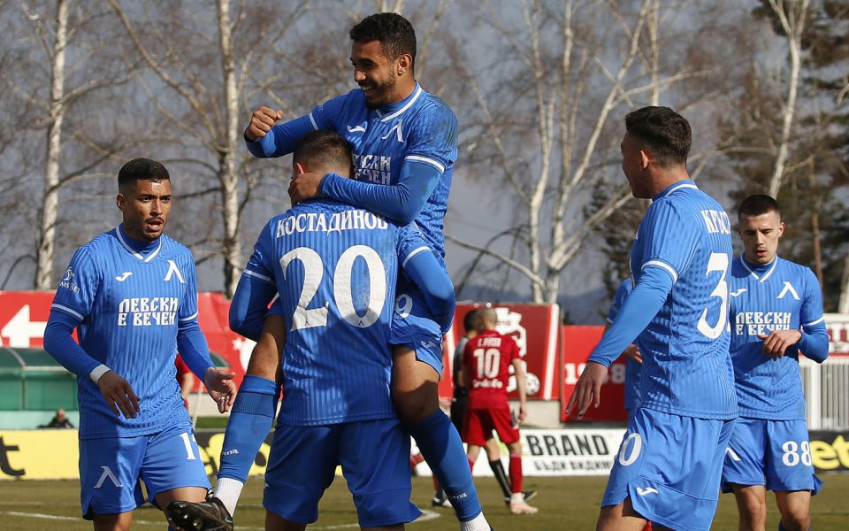 Отборът на Левски надви ЦСКА 1948 с 2:0 в мач