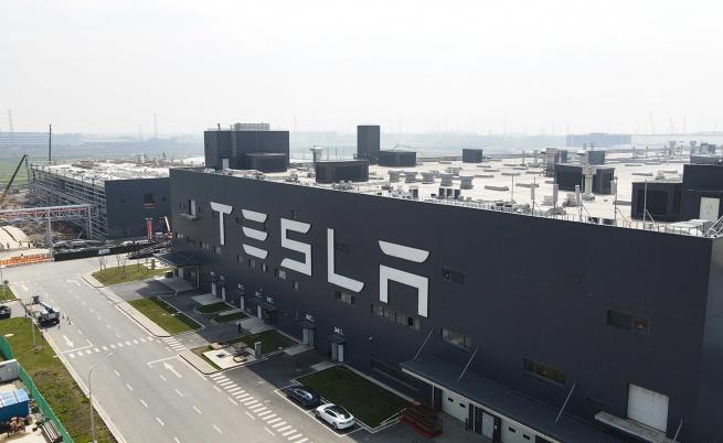 Tesla ще стартира строежа на втори завод в Китай