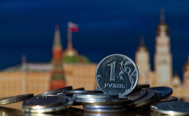 Две години след началото на войната: Икономиката на Русия не се срина. Защо?