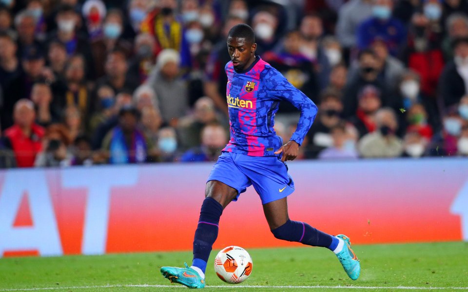 Президентът на Барселона Жоан Лапорта обяви на пресконференция, че продължава