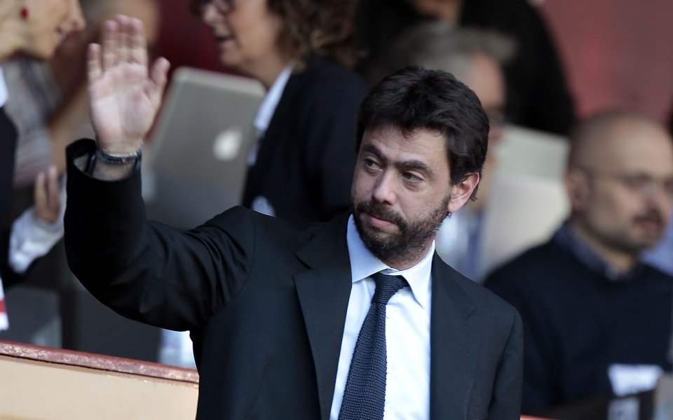 Президентът на Ювентус Андреа Аниели говори по време на срещата