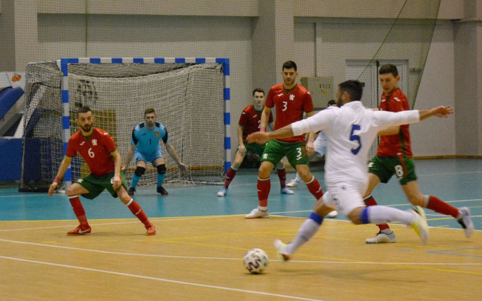 България победи Кипър на футзал