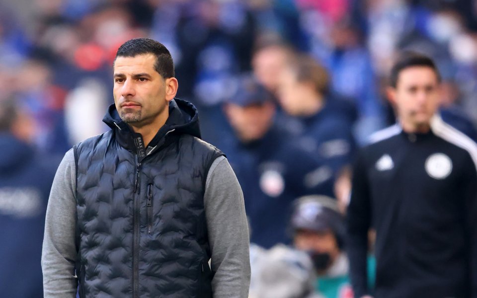 Отборът на Шалке 04 се раздели със старши треньора Димитриос