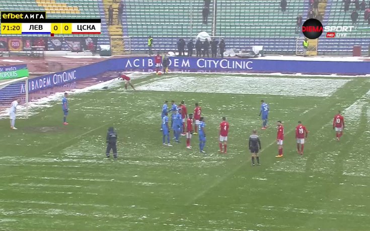 Мухар грабна лопатата