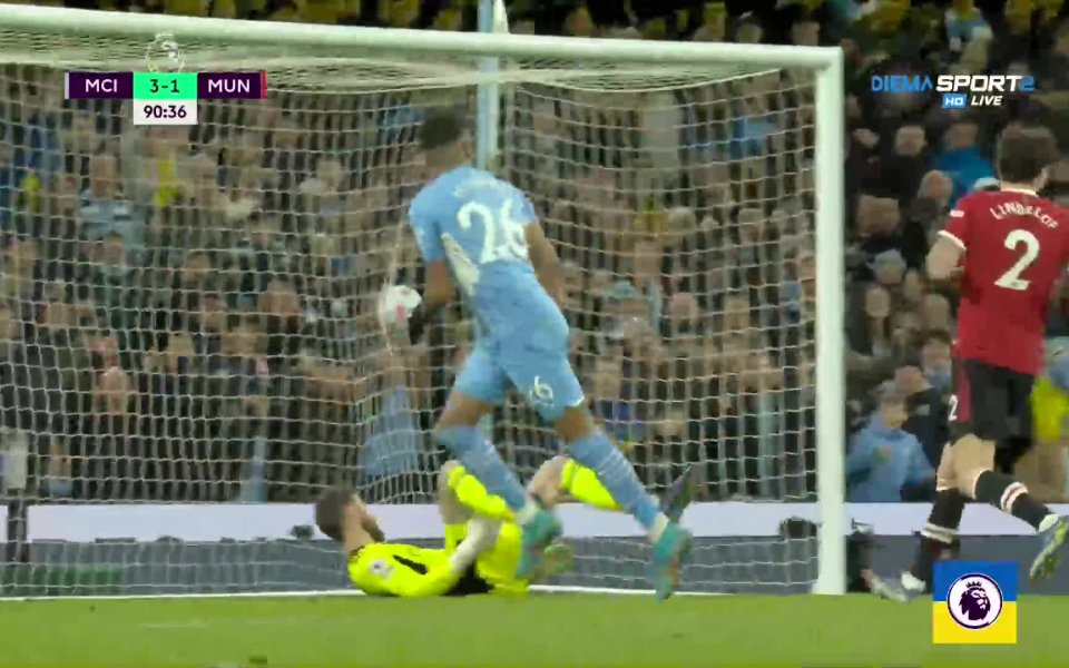 Рияд Марез реализира втория си гол в мача и четвърти