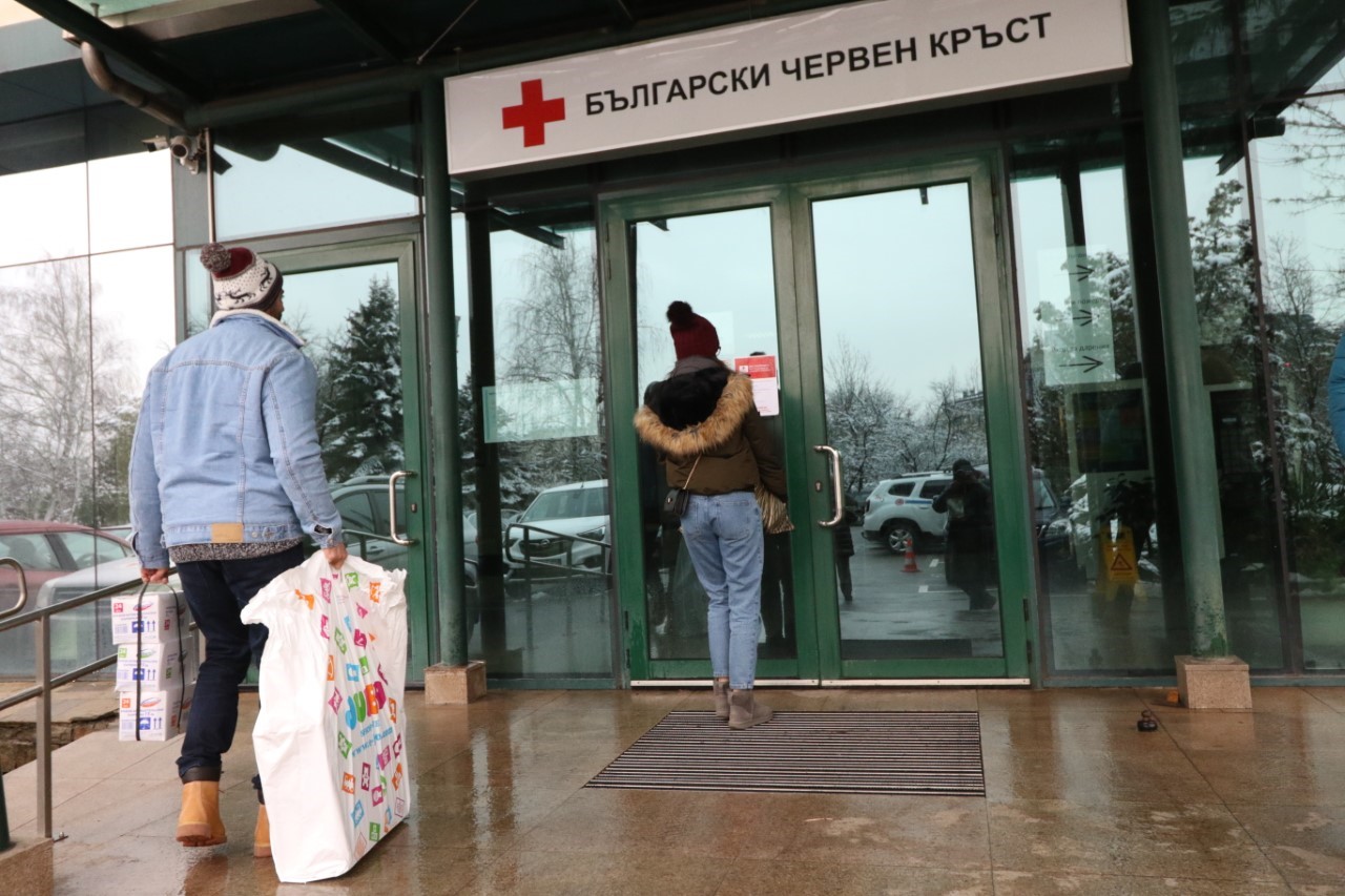 Посолството на Япония връчва дарение на БЧК за бежанските общности